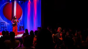 Fernanda é cantora, compositora, produtora e uma das grandes vozes da música alagoana - Foto: Mônica Guimarães