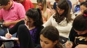 Qualquer pessoa que tenha certificado de conclusão ou diploma de ensino superior reconhecido pelo Ministério da Educação pode se candidatar. São 1 mil vagas, e as inscrições seguem até 20 de julho. - Foto: Reprodução/g1