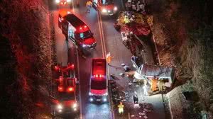 Acidente entre van e carro deixa 4 mortos e 16 feridos em rodovia em Uberlândia - CBMMG