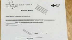Mulher suspeita de vender atestados médicos falsos é presa em Arapiraca - Divulgação / PCAL