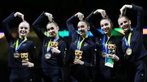 Atletas da Ucrânia faturaram ouro na série mista (3 bolas e 2 arcos) do Mundial de ginástica rítmica - Reprodução / wchrio25