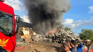 Bombeiros combatem incêndio em ferro-velho por mais de 3h em Arapiraca - Divulgação / Corpo de Bombeiros