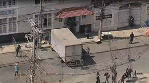 Caminhão bate em muro de São Januário antes de Vasco x Botafogo e deixa feridos - Reprodução