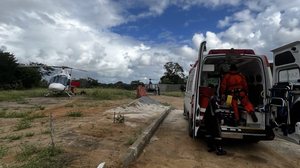 Duas pessoas são resgatadas de helicópteros após acidente na Barra de Santo Antônio - Departamento Estadual de Aviação