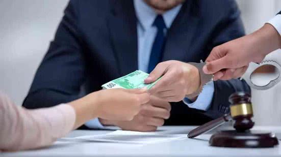 Imagem Polícia faz operação em 6 estados contra suspeitos de golpe do falso advogado