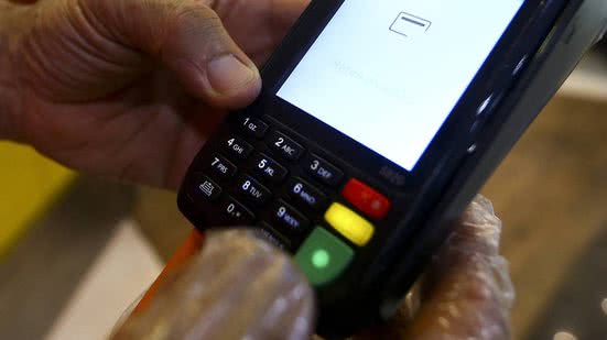 Golpe da máquina que rouba senha do cartão se espalha pelo país - Marcelo Camargo / Agência Brasil