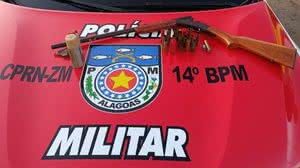 Após denúncia de disparos na rua, homem é preso com espingarda no interior - Ascom PMAL