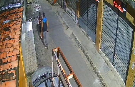 Mulher foi assassinada a facadas no Jacintinho - Foto: Reprodução