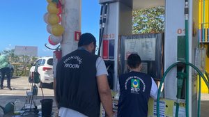 Procon Maceió realiza fiscalização em postos de combustíveis em parceria com a ANP - Procon Maceió