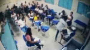 Imagem Professora é agredida por aluno de 16 anos em escola de Alagoas; vídeo mostra a agressão