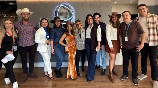 Imagem Direto de São Paulo: Maísa Carla acompanha coletiva de "A Fazenda 17"