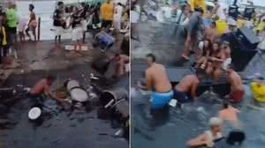 Balsa com instrumentos naufraga durante festa com banda de pagode em Salvador - Reprodução / Redes sociais