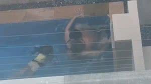 Casal é investigado por fazer sexo em piscina na frente de criança, em Sobral - Reprodução