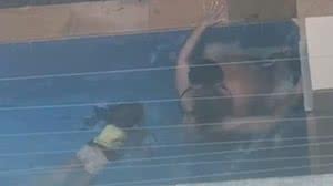 Casal é investigado por fazer sexo em piscina na frente de criança, em Sobral - Reprodução