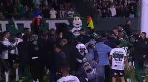 Árbitro justifica em súmula seis expulsões em jogo de líderes da Série B - Reprodução