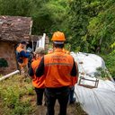 A Defesa Civil orienta que, em caso de emergência, a população entre em contato pelos números 199 ou 156. - Foto: Arquivo/Defesa Civil