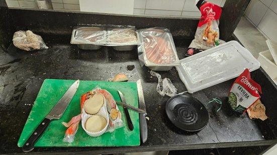 Imagem Após denúncia, estabelecimento de sushi na Serraria é interditado pela Vigilância Sanitária