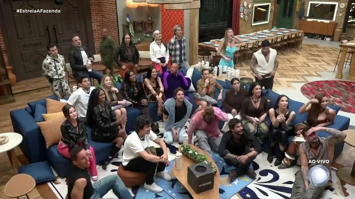 A Fazenda 17 estreia em grande estilo e faz Record disparar na audiência
