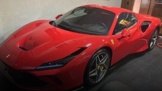 Imagem Ferrari, carro de Ayrton Senna na F1, armas e mais: as apreensões da PF contra fraudes no INSS