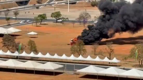 Fumaça na Esplanada dos Ministérios, em Brasília - Reprodução