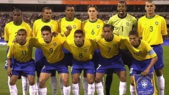 Helton em um dos jogos pela Seleção - Reprodução / Instagram