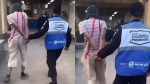 Imagem Vídeo: "Chaves" é preso com maconha dentro de transporte coletivo