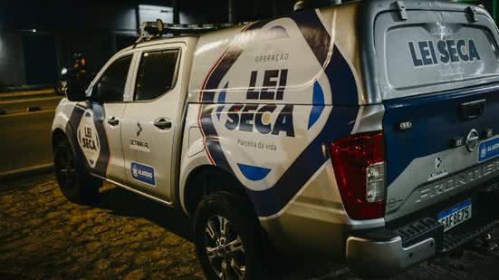 Imagem Lei Seca aborda 324 veículos e autua 18 condutores por dirigir sob efeito de álcool