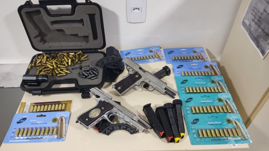 Suspeito de atirar contra PMs em clínica foi preso com duas armas e quase 200 munições - Divulgação / PMAL