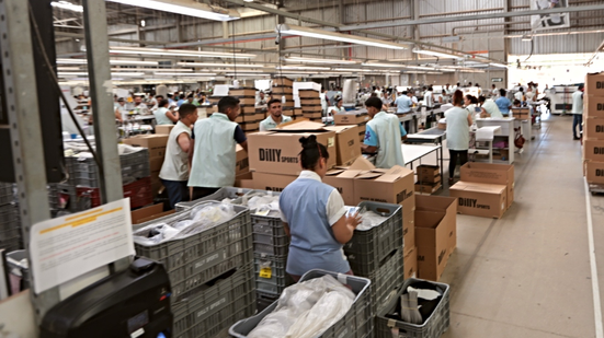 Setor calçadista sofreu forte impacto com o ‘tarifaço’ imposto pelos EUA - Foto: Nívia Uchôa/Agência Ceará