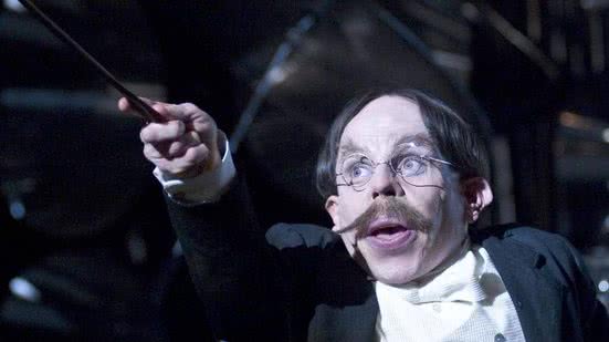 Warwick Davis retorna como professor Flitwick na nova série de Harry Potter - Warner Bros - Divulgação