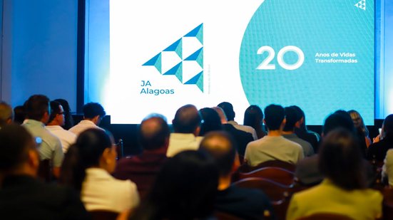 Evento em Maceió reuniu ex-alunos, empresários e voluntários para celebrar o impacto da educação empreendedora em duas décadas de atuação no estado - Foto: Cortesia ao TNH1