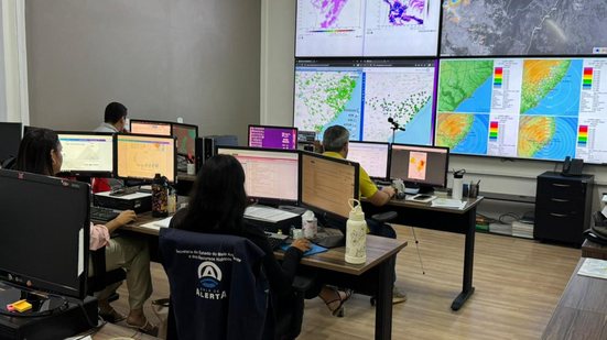 Sala de alerta da Secretaria de Estado do Meio Ambiente e dos Recursos Hídricos (Semarh) - Foto: Agência Brasil