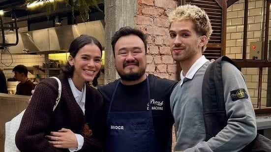Bruna Marquezine e João Guilherme são vistos em jantar com amigos em São Paulo - Reprodução