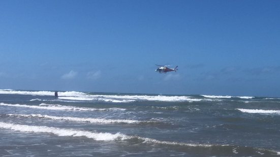 Bombeiros fazem buscas por criança de 6 anos que desapareceu no mar em Piaçabuçu - Foto: Cortesia/Bombeiros