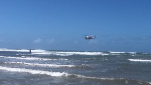 Bombeiros fazem buscas por criança de 6 anos que desapareceu no mar em Piaçabuçu - Foto: Cortesia/Bombeiros