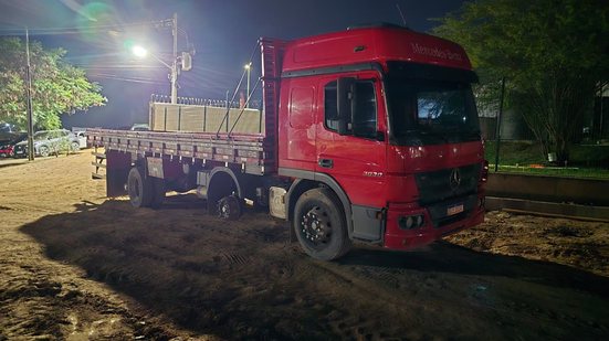 Veículo foi localizado abandonado na zona rural de Palmeira dos Índios poucas horas após o crime - Foto: Cortesia/PCAL