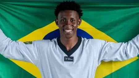 Henrique Marques conquistou o ouro no Mundial de Taekwondo de Wuxi, na China - CBTKD