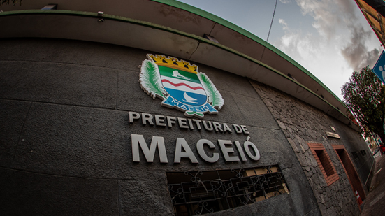 Pagamento da folha vai injetar mais de R$ 140 milhões na economia do municipio, às vesperas do Dia do Servidor, celebrado na terça-feira (28) - Foto: Secom Maceió