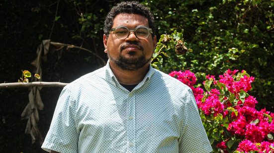 Imagem Jean Albuquerque lança audiolivro de “A ressaca do mar trincou meus ossos” e dá voz aos próprios versos