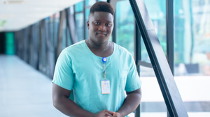 O enfermeiro Tomaz Manoel Dju destaca a importância da prevenção e da promoção da saúde para a população negra, fortalecendo a equidade no atendimento - Foto: David Silas/Ascom Maceió Saúde