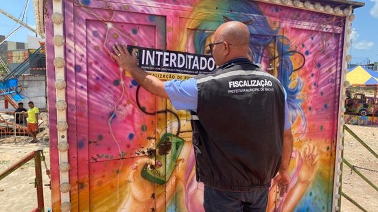 Prefeitura interdita parque de diversão irregular na parte alta de Maceió - Carol Neves / Ascom Semsc