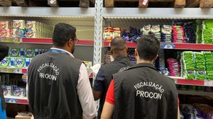 Procon Maceió autua supermercados por irregularidades - Secom Maceió