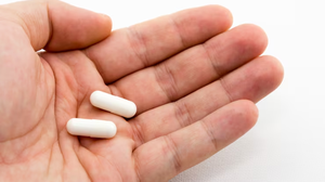 Diversos estudos já analisaram uma possível relação entre o uso indiscriminado dos medicamentos e o declínio cognitivo de pacientes - Foto: Freepik