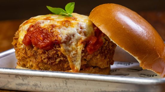 Imagem Santo Pomodoro, hambúrguer com pegada italiana