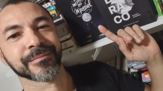 Imagem Servidor da Ufal publica obras de poesia e lança na Bienal de Alagoas