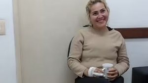 Ana Paula Fernandes ri durante o seu interrogatório à polícia. Ela é considerada uma 'serial killer' pela investigação - Foto: Reprodução