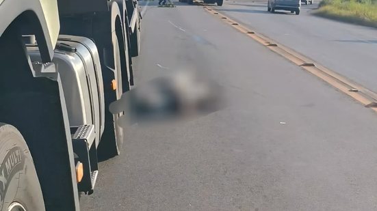 Homem morreu ainda no local do acidente, antes que pudesse chegar qualquer socorro - Foto: Reprodução/Redes sociais