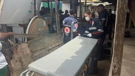 Vítimas foram socorridas e levadas a hospital - Foto: Josival Meneses/Já é Notícia