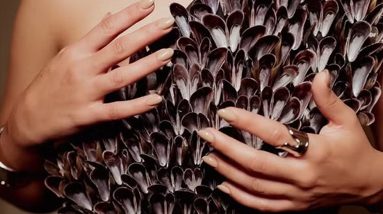 A produção exigiu cuidado artesanal, refletindo a luta e o cotidiano das marisqueiras - Foto: Divulgação