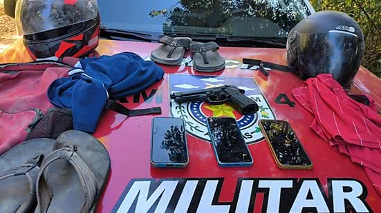 Imagem Polícia Militar recupera veículos e apreende simulacro e drogas